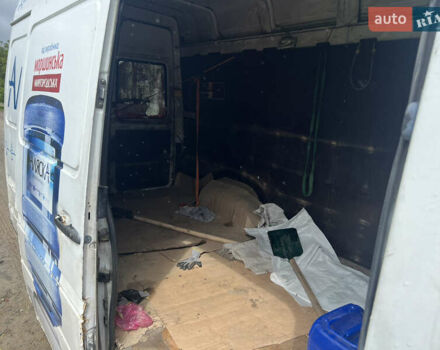 Белый Мерседес Sprinter, объемом двигателя 2.3 л и пробегом 751 тыс. км за 2999 $, фото 9 на Automoto.ua