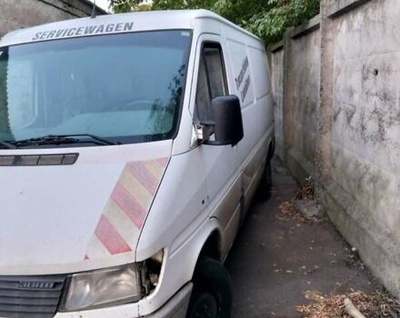 Белый Мерседес Sprinter, объемом двигателя 2.3 л и пробегом 300 тыс. км за 3000 $, фото 4 на Automoto.ua