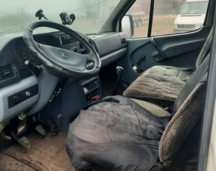 Белый Мерседес Sprinter, объемом двигателя 2.3 л и пробегом 450 тыс. км за 2100 $, фото 1 на Automoto.ua