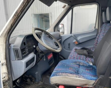 Белый Мерседес Sprinter, объемом двигателя 2.3 л и пробегом 300 тыс. км за 2900 $, фото 5 на Automoto.ua
