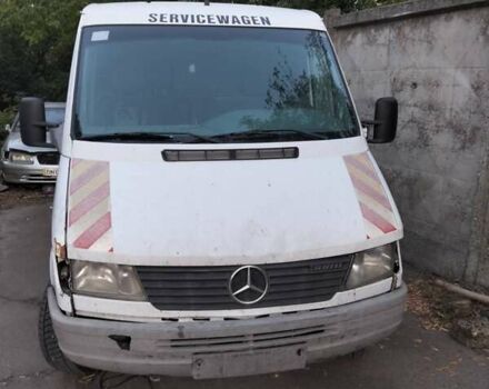 Белый Мерседес Sprinter, объемом двигателя 2.3 л и пробегом 300 тыс. км за 3000 $, фото 7 на Automoto.ua