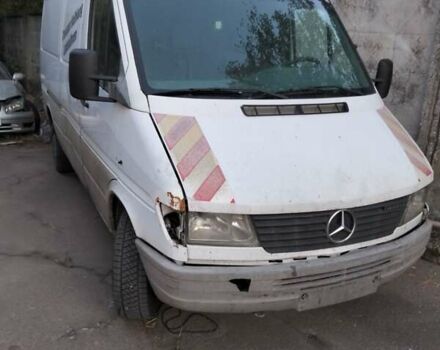 Белый Мерседес Sprinter, объемом двигателя 2.3 л и пробегом 300 тыс. км за 3000 $, фото 1 на Automoto.ua