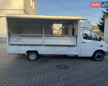 Белый Мерседес Sprinter, объемом двигателя 2.87 л и пробегом 343 тыс. км за 15000 $, фото 4 на Automoto.ua