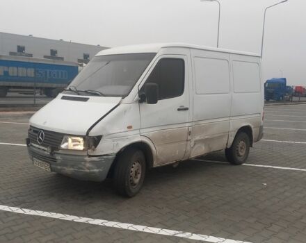 Белый Мерседес Sprinter, объемом двигателя 2.3 л и пробегом 433 тыс. км за 2000 $, фото 6 на Automoto.ua