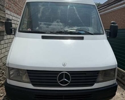 Белый Мерседес Sprinter, объемом двигателя 2.9 л и пробегом 700 тыс. км за 11000 $, фото 2 на Automoto.ua