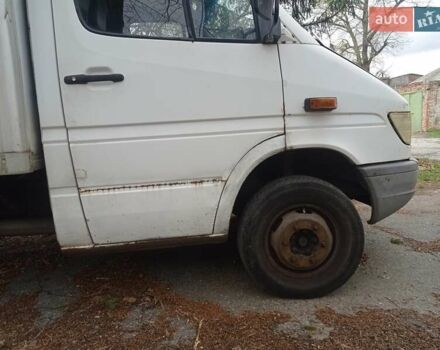 Белый Мерседес Sprinter, объемом двигателя 2.9 л и пробегом 650 тыс. км за 7000 $, фото 4 на Automoto.ua