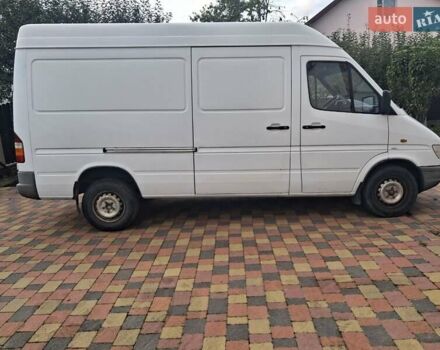 Белый Мерседес Sprinter, объемом двигателя 3 л и пробегом 398 тыс. км за 9500 $, фото 3 на Automoto.ua