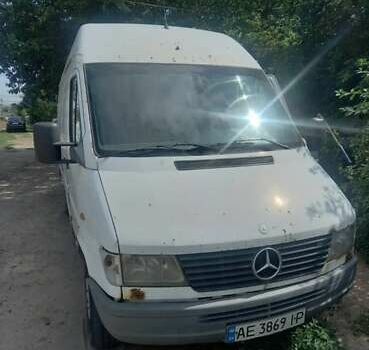 Белый Мерседес Sprinter, объемом двигателя 2.87 л и пробегом 700 тыс. км за 3200 $, фото 1 на Automoto.ua
