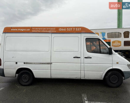 Белый Мерседес Sprinter, объемом двигателя 2.3 л и пробегом 500 тыс. км за 7400 $, фото 1 на Automoto.ua