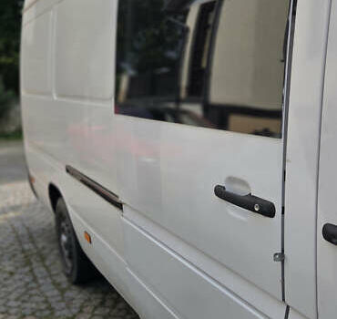 Белый Мерседес Sprinter, объемом двигателя 2.9 л и пробегом 710 тыс. км за 8000 $, фото 8 на Automoto.ua