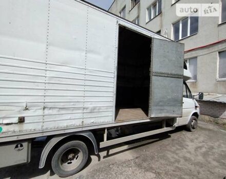 Белый Мерседес Sprinter, объемом двигателя 2.87 л и пробегом 490 тыс. км за 11000 $, фото 3 на Automoto.ua