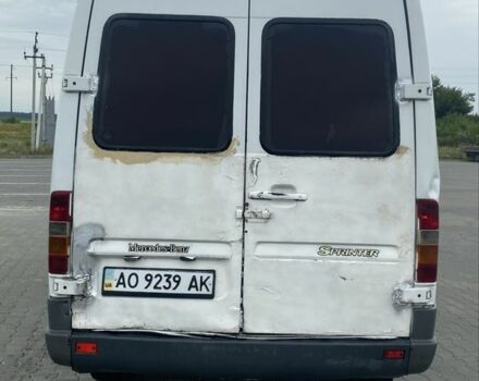 Белый Мерседес Sprinter, объемом двигателя 2.3 л и пробегом 580 тыс. км за 4000 $, фото 5 на Automoto.ua