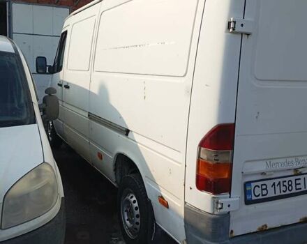 Белый Мерседес Sprinter, объемом двигателя 2.3 л и пробегом 200 тыс. км за 6000 $, фото 2 на Automoto.ua