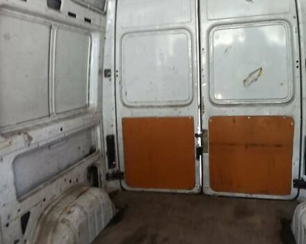 Белый Мерседес Sprinter, объемом двигателя 2.3 л и пробегом 700 тыс. км за 4500 $, фото 1 на Automoto.ua