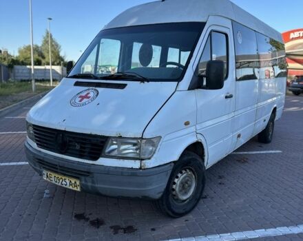 Белый Мерседес Sprinter, объемом двигателя 2.9 л и пробегом 150 тыс. км за 2600 $, фото 2 на Automoto.ua