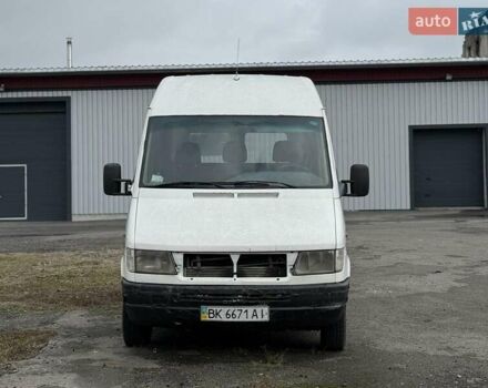 Белый Мерседес Sprinter, объемом двигателя 2.8 л и пробегом 700 тыс. км за 4200 $, фото 2 на Automoto.ua