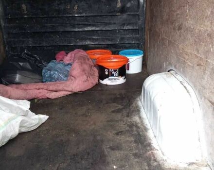 Білий Мерседес Sprinter, об'ємом двигуна 2.9 л та пробігом 400 тис. км за 2350 $, фото 4 на Automoto.ua