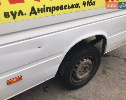 Белый Мерседес Sprinter, объемом двигателя 2.87 л и пробегом 434 тыс. км за 8200 $, фото 2 на Automoto.ua