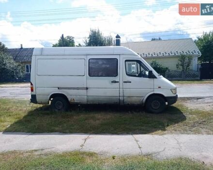 Белый Мерседес Sprinter, объемом двигателя 2.3 л и пробегом 641 тыс. км за 3500 $, фото 1 на Automoto.ua