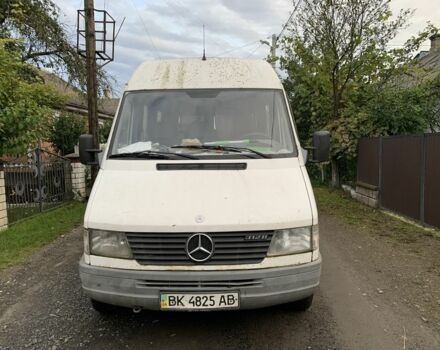 Белый Мерседес Sprinter, объемом двигателя 2.9 л и пробегом 496 тыс. км за 3700 $, фото 2 на Automoto.ua