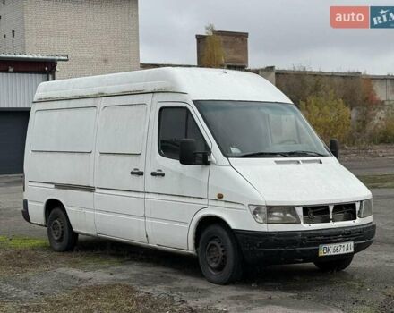Белый Мерседес Sprinter, объемом двигателя 2.8 л и пробегом 700 тыс. км за 4200 $, фото 1 на Automoto.ua