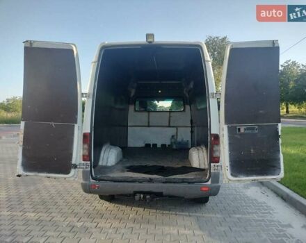 Белый Мерседес Sprinter, объемом двигателя 2.3 л и пробегом 375 тыс. км за 5700 $, фото 4 на Automoto.ua