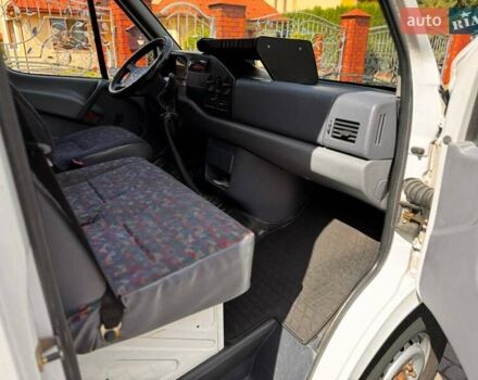 Белый Мерседес Sprinter, объемом двигателя 2.9 л и пробегом 423 тыс. км за 10500 $, фото 6 на Automoto.ua