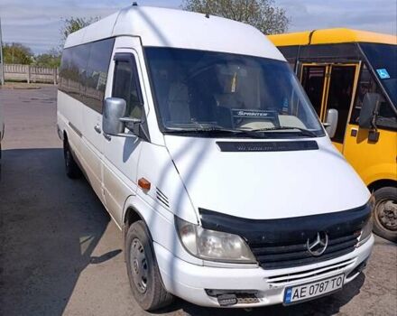 Белый Мерседес Sprinter, объемом двигателя 0 л и пробегом 500 тыс. км за 9500 $, фото 1 на Automoto.ua