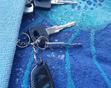 Белый Мерседес Sprinter, объемом двигателя 2.9 л и пробегом 400 тыс. км за 3000 $, фото 4 на Automoto.ua