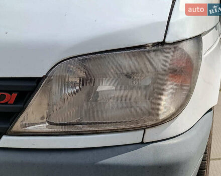 Белый Мерседес Sprinter, объемом двигателя 2.2 л и пробегом 732 тыс. км за 8240 $, фото 4 на Automoto.ua