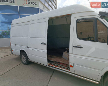 Белый Мерседес Sprinter, объемом двигателя 2.2 л и пробегом 732 тыс. км за 8240 $, фото 24 на Automoto.ua
