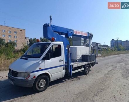 Белый Мерседес Sprinter, объемом двигателя 2.87 л и пробегом 92 тыс. км за 31000 $, фото 3 на Automoto.ua