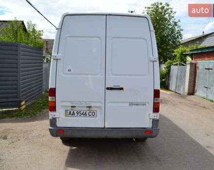 Белый Мерседес Sprinter, объемом двигателя 2.15 л и пробегом 374 тыс. км за 7000 $, фото 6 на Automoto.ua