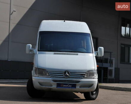 Белый Мерседес Sprinter, объемом двигателя 2.2 л и пробегом 900 тыс. км за 10300 $, фото 3 на Automoto.ua