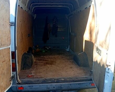 Белый Мерседес Sprinter, объемом двигателя 2.2 л и пробегом 519 тыс. км за 7400 $, фото 3 на Automoto.ua