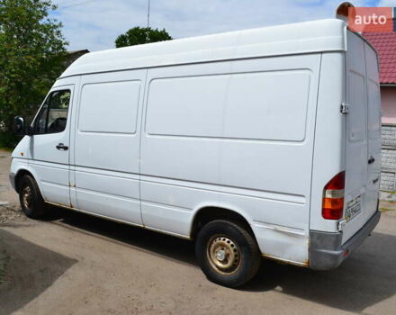 Белый Мерседес Sprinter, объемом двигателя 2.15 л и пробегом 374 тыс. км за 7000 $, фото 3 на Automoto.ua