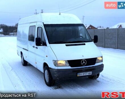 Белый Мерседес Sprinter, объемом двигателя 29 л и пробегом 350 тыс. км за 6900 $, фото 3 на Automoto.ua
