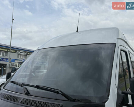 Белый Мерседес Sprinter, объемом двигателя 2.2 л и пробегом 354 тыс. км за 8500 $, фото 3 на Automoto.ua