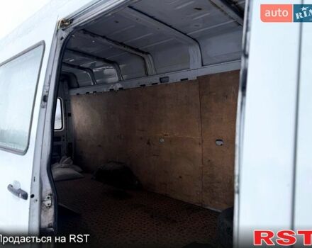 Белый Мерседес Sprinter, объемом двигателя 29 л и пробегом 350 тыс. км за 6900 $, фото 11 на Automoto.ua