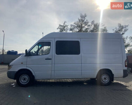 Белый Мерседес Sprinter, объемом двигателя 2.15 л и пробегом 34 тыс. км за 7900 $, фото 3 на Automoto.ua