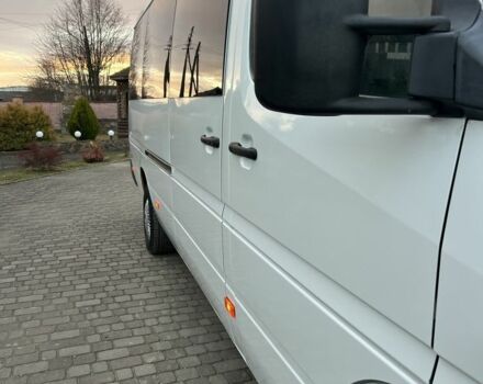 Белый Мерседес Sprinter, объемом двигателя 2.7 л и пробегом 700 тыс. км за 13800 $, фото 9 на Automoto.ua
