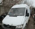 Белый Мерседес Sprinter, объемом двигателя 2.2 л и пробегом 780 тыс. км за 4000 $, фото 1 на Automoto.ua