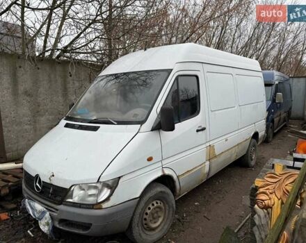 Белый Мерседес Sprinter, объемом двигателя 2.2 л и пробегом 780 тыс. км за 4000 $, фото 1 на Automoto.ua