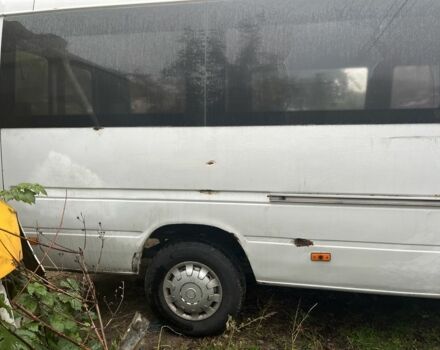 Белый Мерседес Sprinter, объемом двигателя 2.1 л и пробегом 380 тыс. км за 4500 $, фото 4 на Automoto.ua