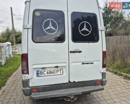 Белый Мерседес Sprinter, объемом двигателя 2.1 л и пробегом 220 тыс. км за 3300 $, фото 6 на Automoto.ua