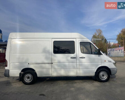Белый Мерседес Sprinter, объемом двигателя 2.15 л и пробегом 34 тыс. км за 7900 $, фото 8 на Automoto.ua