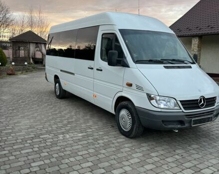 Белый Мерседес Sprinter, объемом двигателя 2.7 л и пробегом 700 тыс. км за 13800 $, фото 2 на Automoto.ua