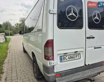 Белый Мерседес Sprinter, объемом двигателя 2.1 л и пробегом 220 тыс. км за 6000 $, фото 6 на Automoto.ua