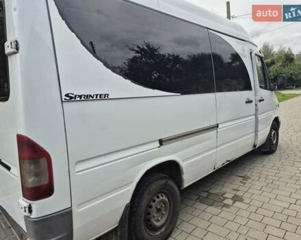 Белый Мерседес Sprinter, объемом двигателя 2.1 л и пробегом 220 тыс. км за 6000 $, фото 2 на Automoto.ua