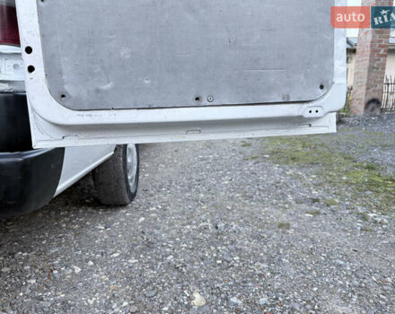 Мерседес Sprinter 2001 в Хмельницком на Automoto.ua Белый Мерседес Sprinter, объемом двигателя 2.7 л и пробегом 451 тыс. км за 7999 $, фото 13 на Automoto.ua